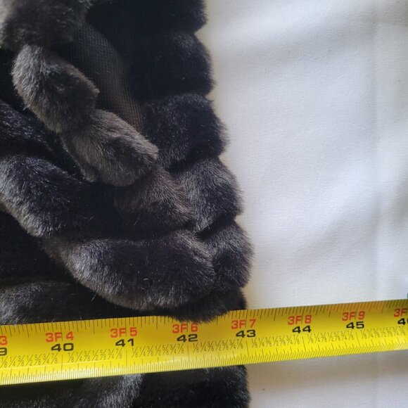 Vintage Concepts Faux Fur Poncho Cape Coat–Plush Ribbed Design, Black (Size M - Picture 2 of 12